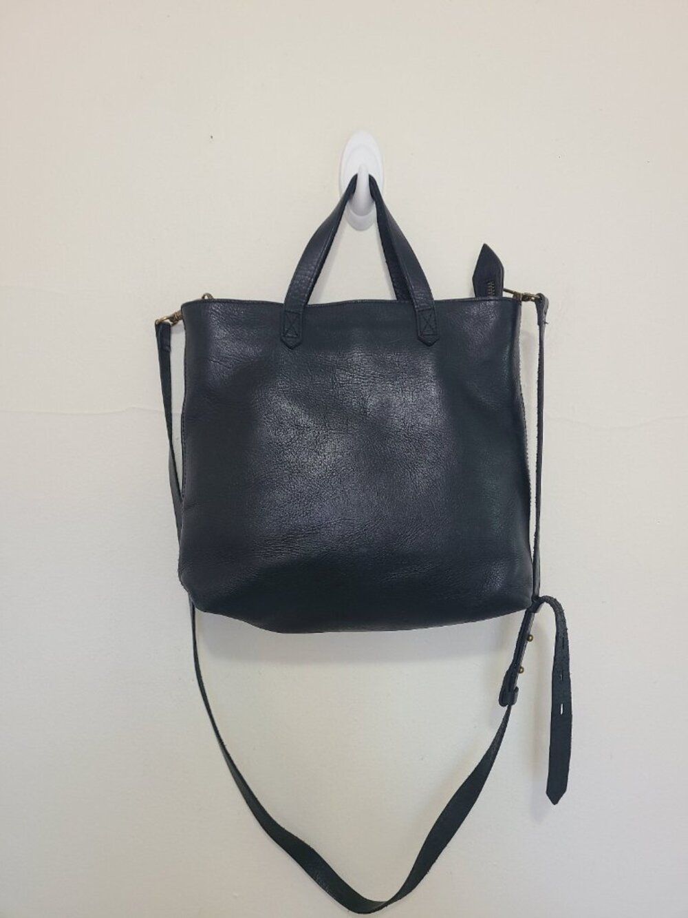 MadeWell The Transport Crossbody Bag Black Leather Tote Purse Zip-Top Small